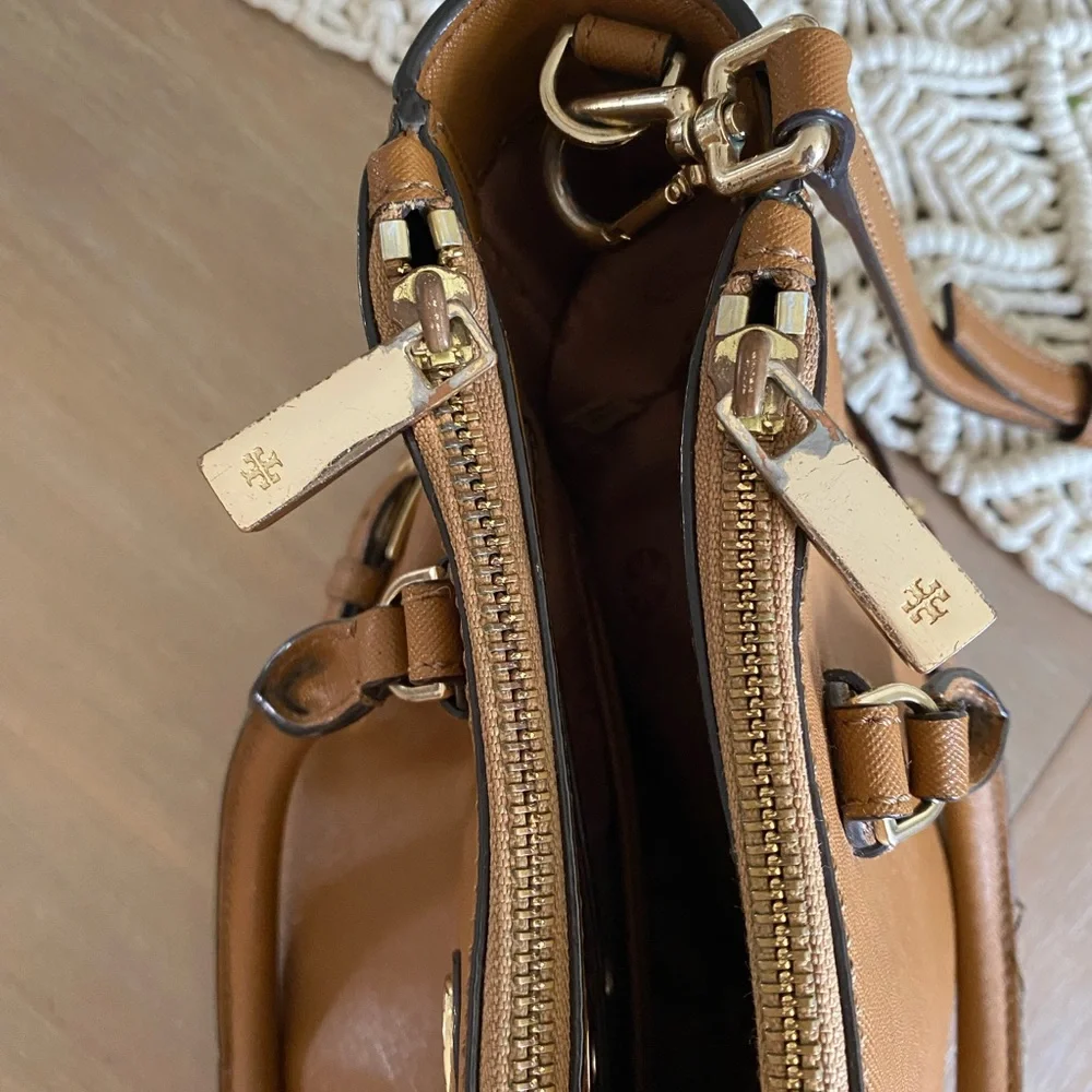 Tory Burch crossbody purse - Picture 7 of 14